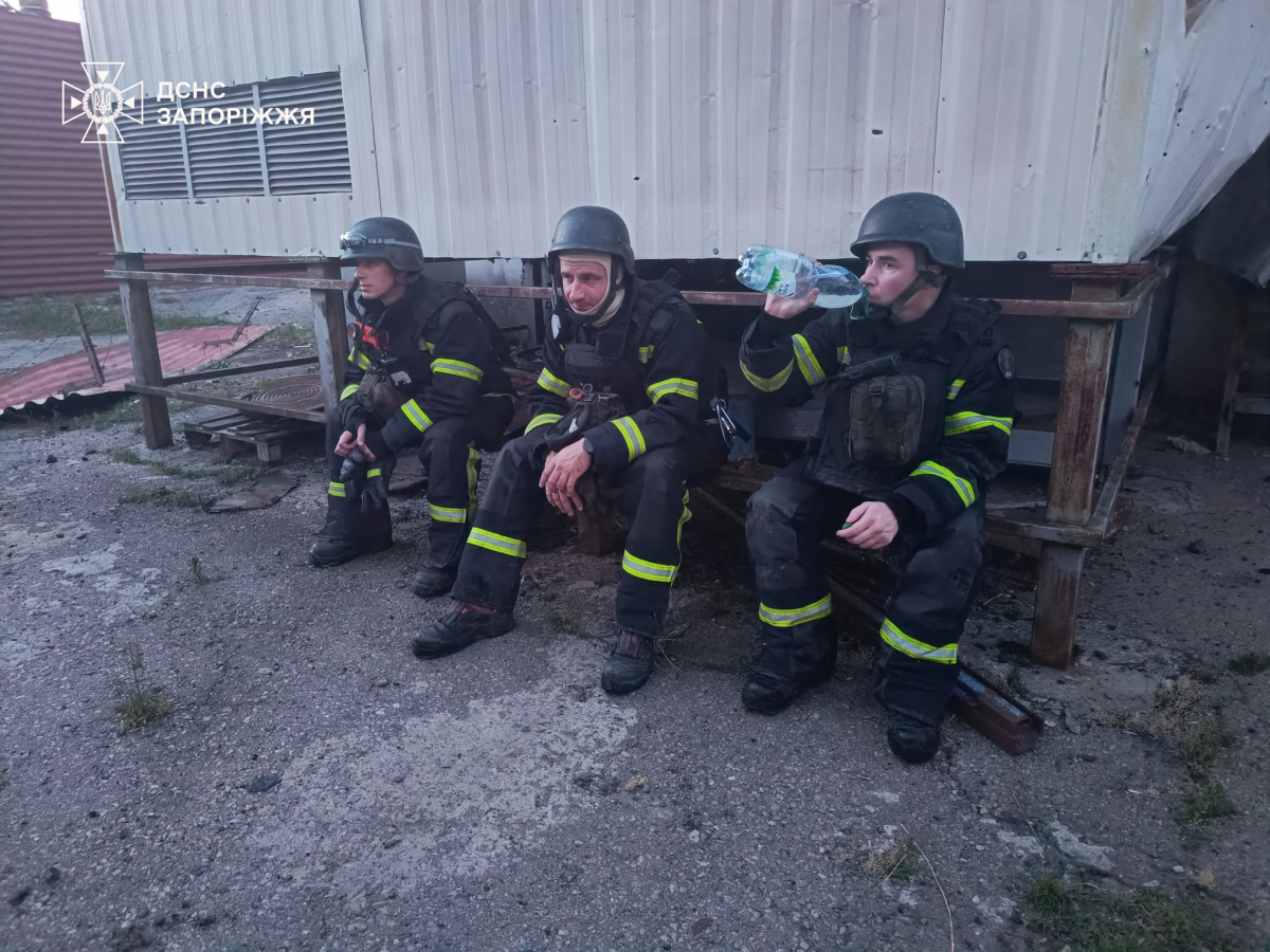 Окупанти атакували "шахедами" серед ночі - внаслідок ударів по Запорізькому району постраждала жінка (фото)