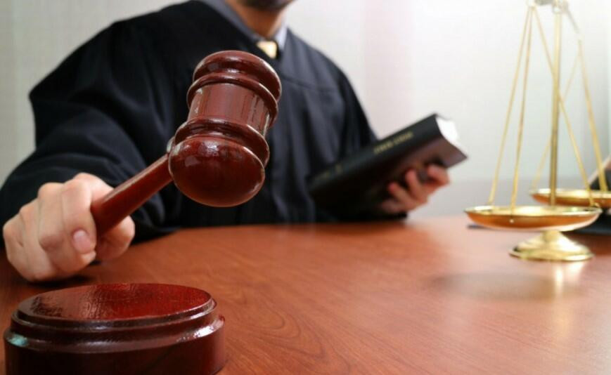 Змусили роздягнутись на вулиці - у Запоріжжі двоє патрульних знущалися над чоловіком