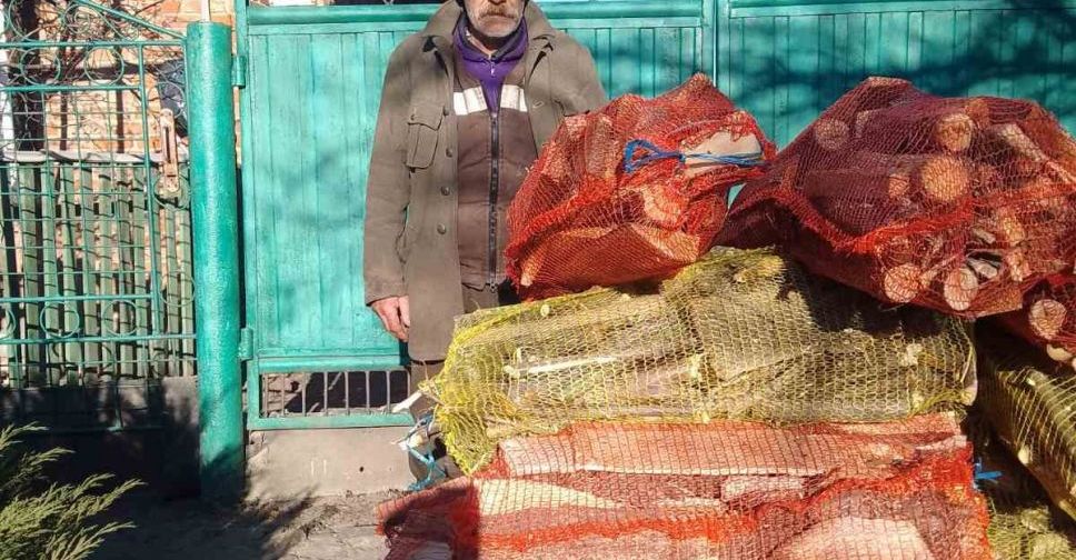Мешканці нескореного міста Запорізької області отримали буржуйки та дрова для обігріву