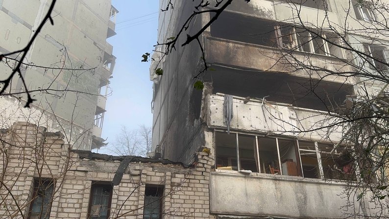 "Вже не перший прильот" - запоріжці розповіли, як рятувалися під час атаки безпілотників та що залишилось від їхніх домівок (фото, відео)