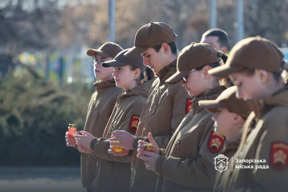 Шана загиблим героям - у Запоріжжі вшанували пам'ять полеглих добровольців (фото, відео)