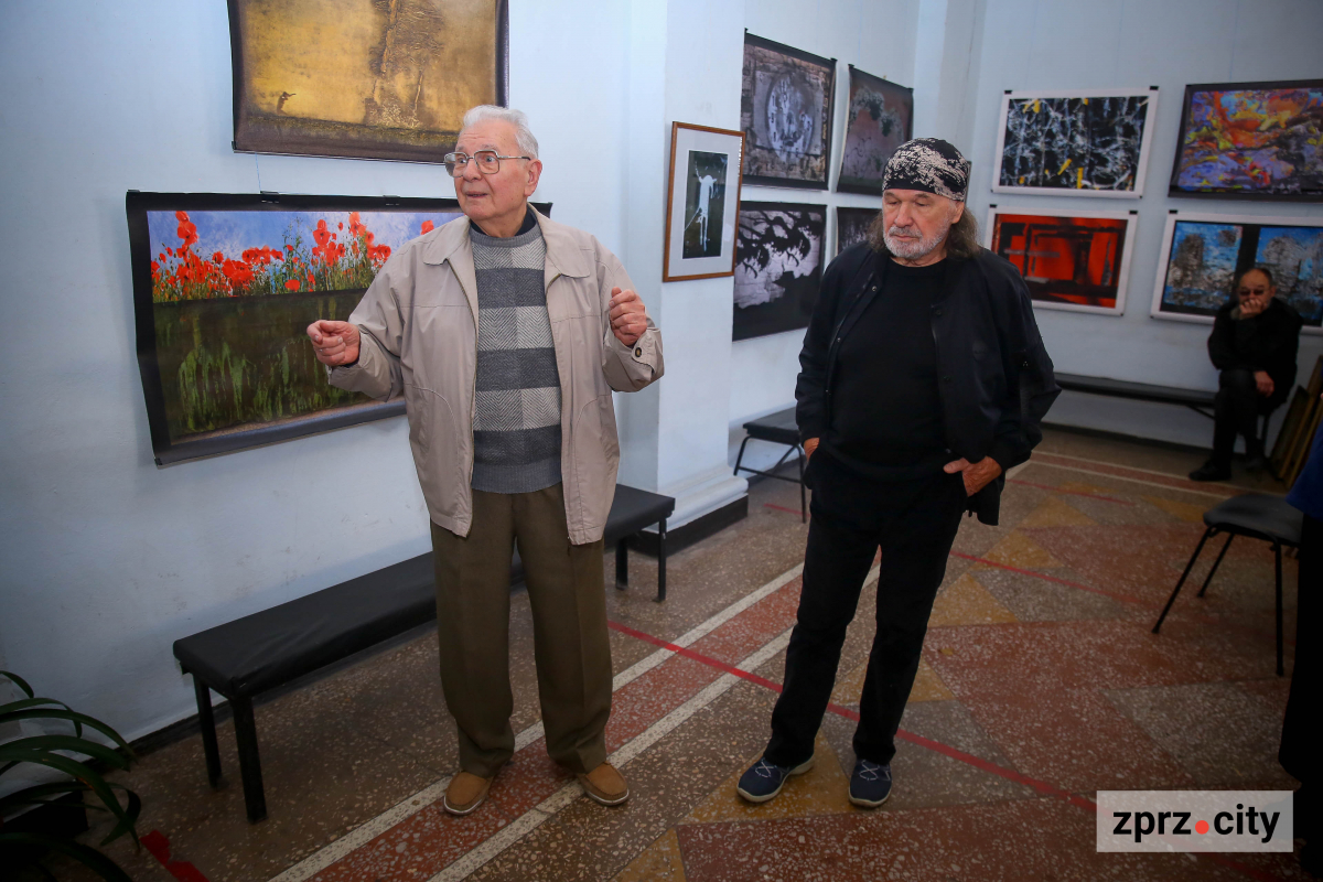 Здивував виставкою - відомий запорізький фотохудожник показав документальні абстрактні світлини про війну