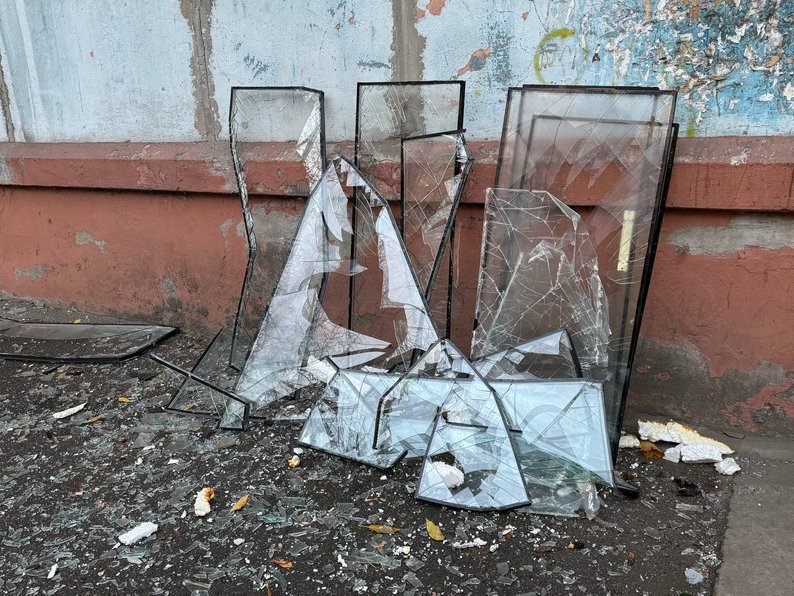 "Вже не перший прильот" - запоріжці розповіли, як рятувалися під час атаки безпілотників та що залишилось від їхніх домівок (фото, відео)