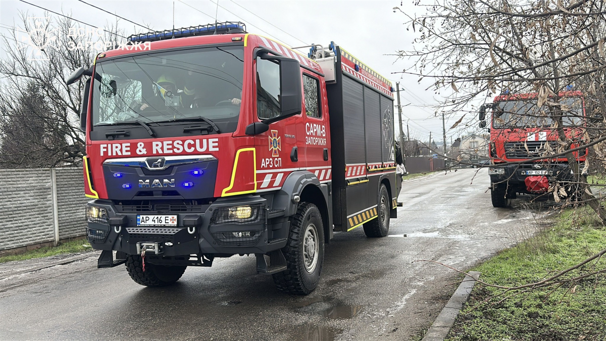 Рятувальники прийшли на допомогу: в Запоріжжі з колодязя витягли корову (фото, відео)