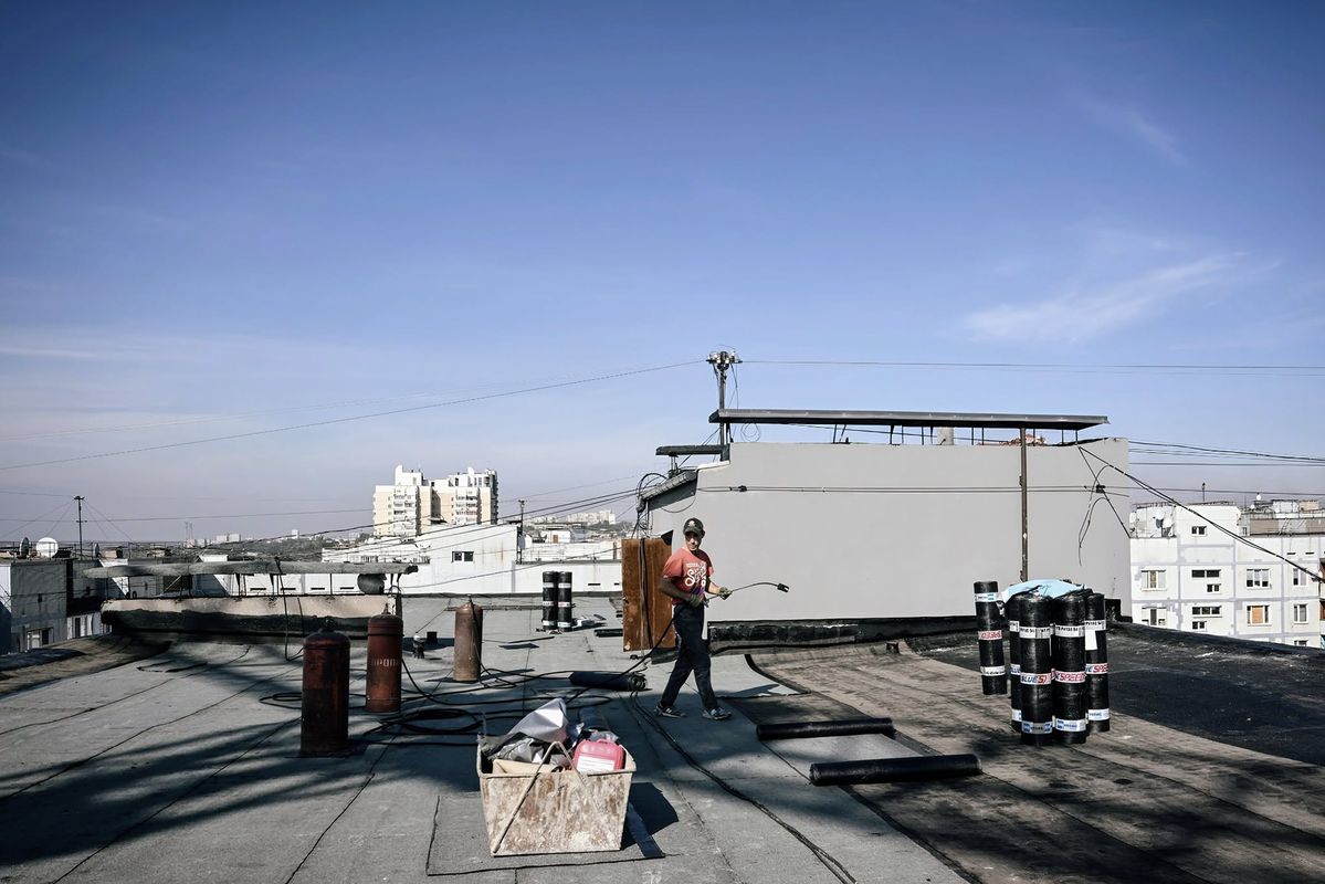 Перший під’їзд повністю добудували - в будинку на Запорізькій звели всі дев’ять поверхів (фото)