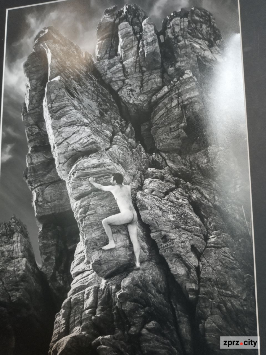 Фотохудожник з Кривого Рогу робив світлини під землею на глибині понад 1000 метрів - нова виставка у Запоріжжі