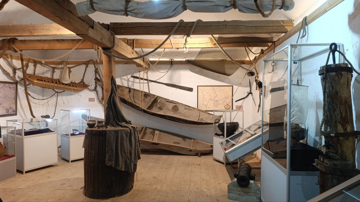 Під вітрилами історії — на Хортиці відкрили унікальну виставку про морські походи запорожців (фото)