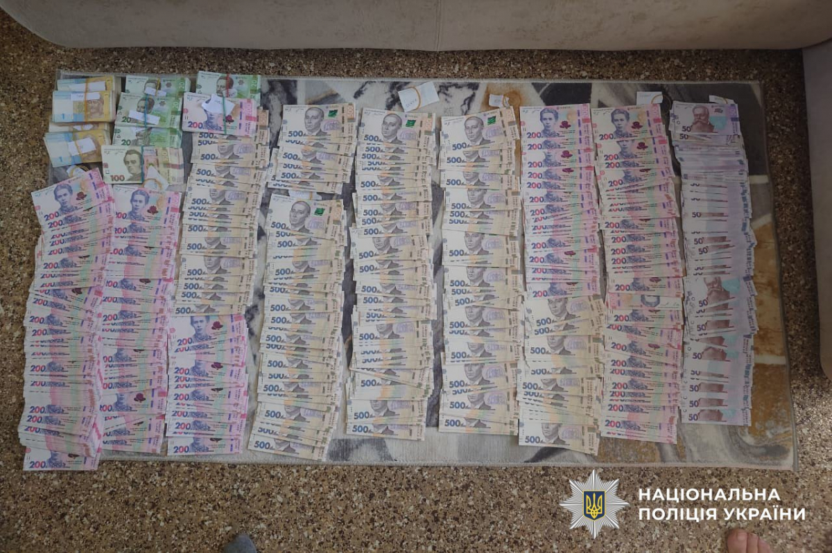 У Запоріжжі адвокатка за 14 тисяч доларів "допомагала" чоловікам незаконно виїхати за кордон