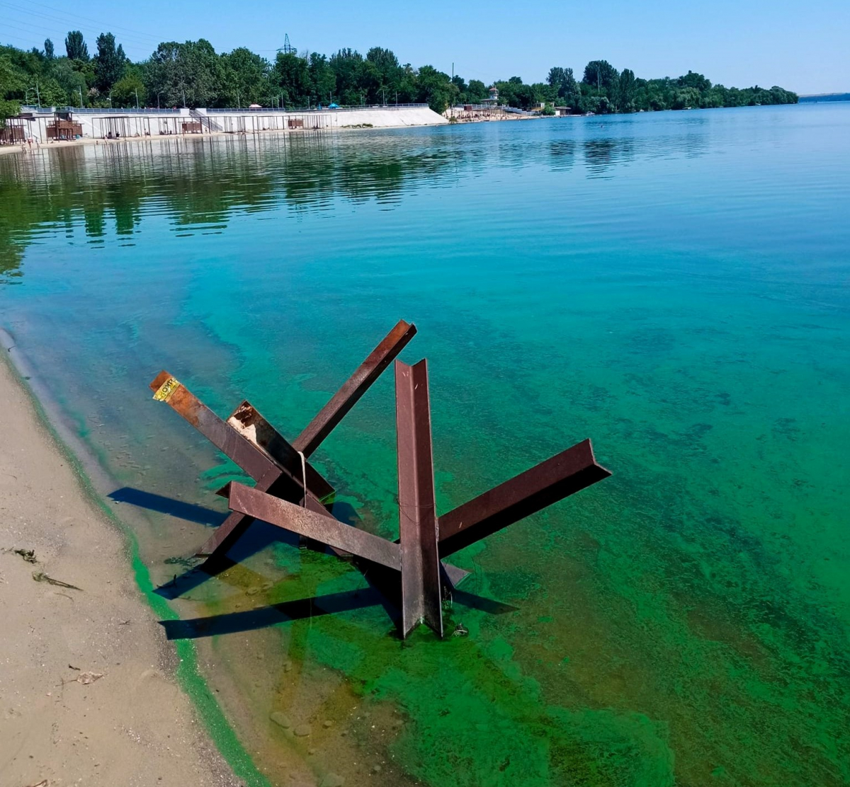 Як виглядає запорізький пляж, де не знизився рівень води у Дніпрі - фото