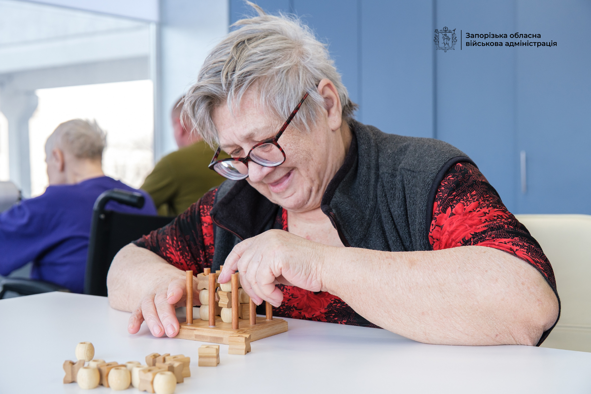 Від реанімації до перших кроків:  як у Запорізькій області повертають людей до життя (фото, відео)