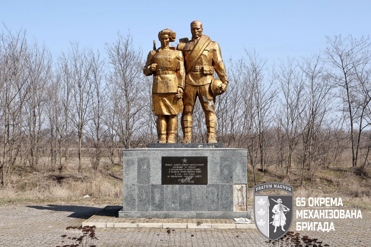 Собаки все ще чекають повернення господарів: як виглядає село Запорізького району у кіл-зоні (фото)