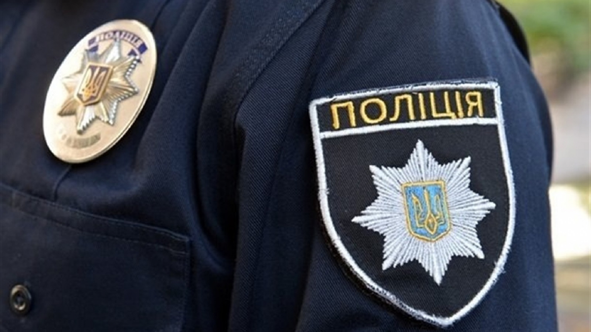 "Ваш родич у біді" - у Вільнянську поліцейські викрили телефонного шахрая (фото)