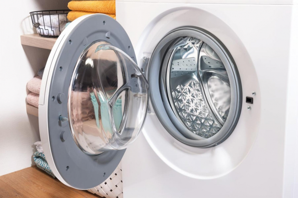 Як позбутися неприємного запаху з пральної машини: корисні лайфхаки