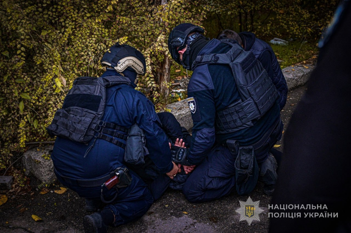 Трансфер до ЄС зірвали: у Запоріжжі викрили організатора незаконної схеми переправи чоловіків за кордон (фото)