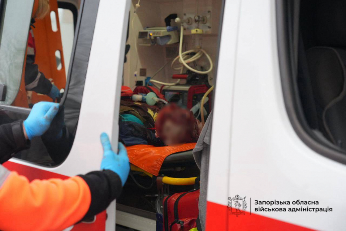 Ворог серед біла дня атакував багатоповерхівку у Запоріжжі - що відомо про наслідки