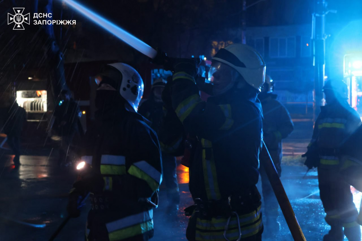 Пожежа у Запоріжжі: в одному з районів міста загорівся торгівельний кіоск (фото)
