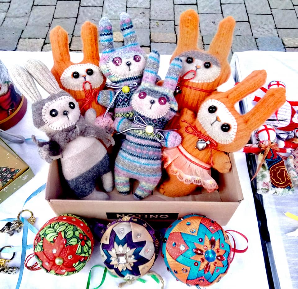 Відома запорізька художниця почала робити дуже милих іграшкових тварин для підтримки ЗСУ - фото
