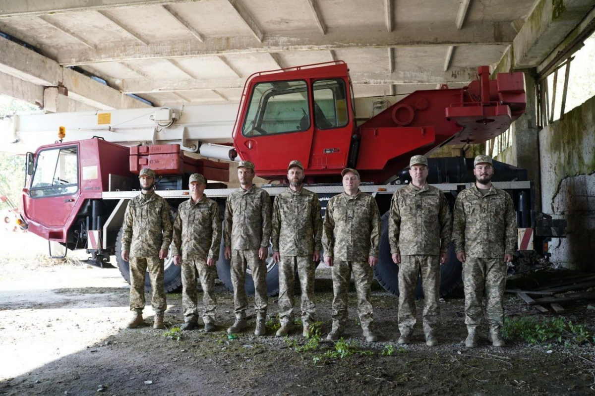 57-ма ОМБр отримала тягач, 40-тонний кран і причіп вартістю понад 10,4 млн грн