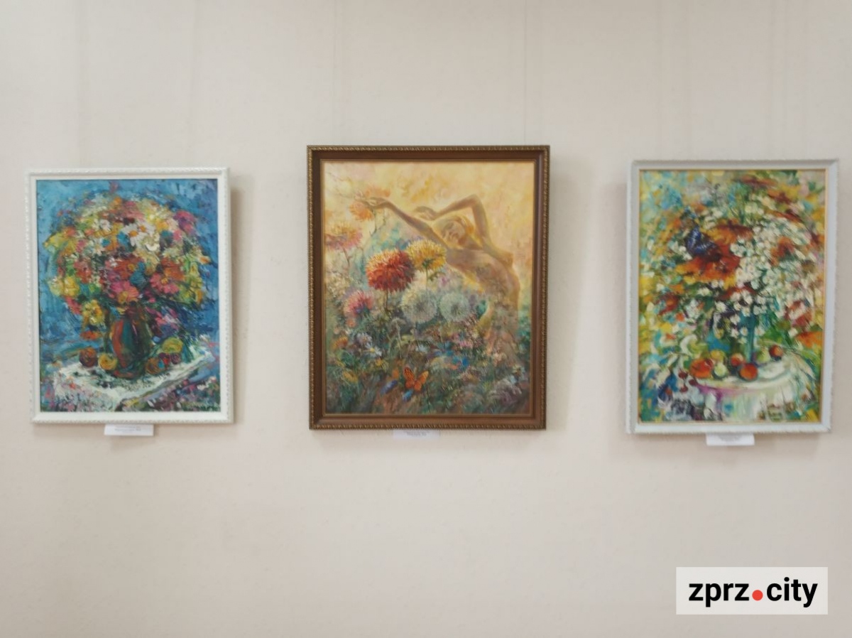 Запорізький музей тимчасово надав "дах" художникам з вернісажу у фонтана - фото