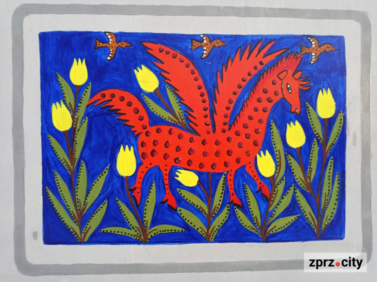 Стало відомо, хто прикрасив запорізьку багатоповерхівку розписами в стилі Марії Примаченко - фото