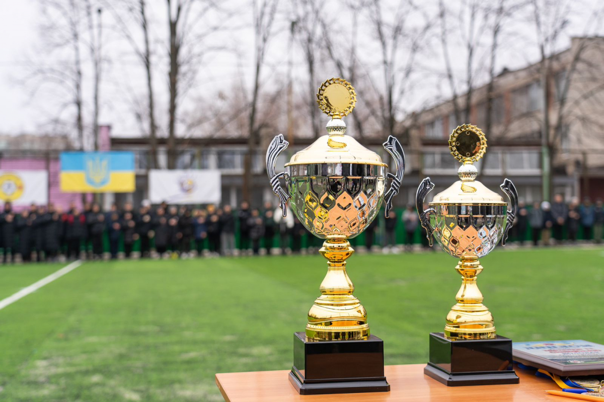 У Запоріжжі відкрили оновлений футбольний майданчик - фото