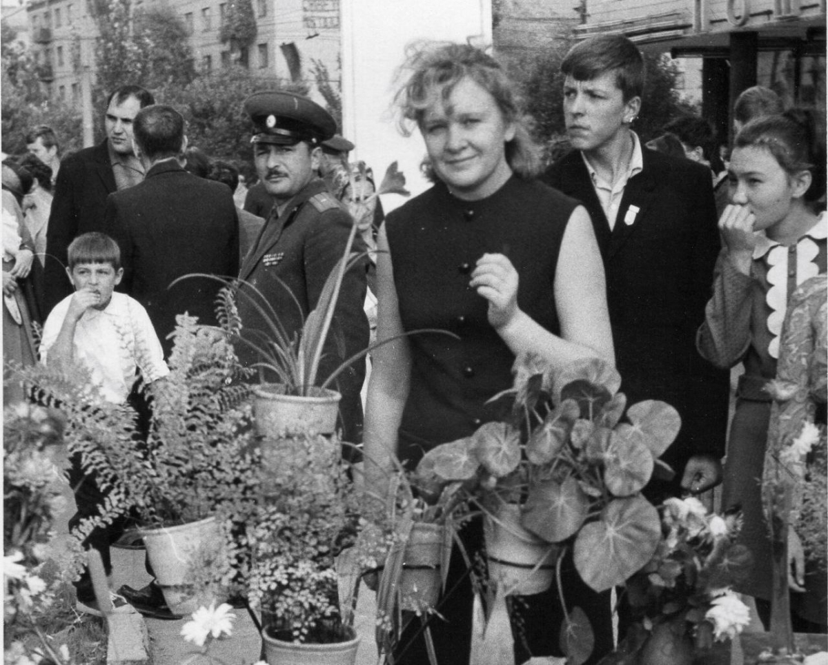 Краса і аромат – що створювало вайб у центрі святкового Запоріжжя 1970 року (фото)