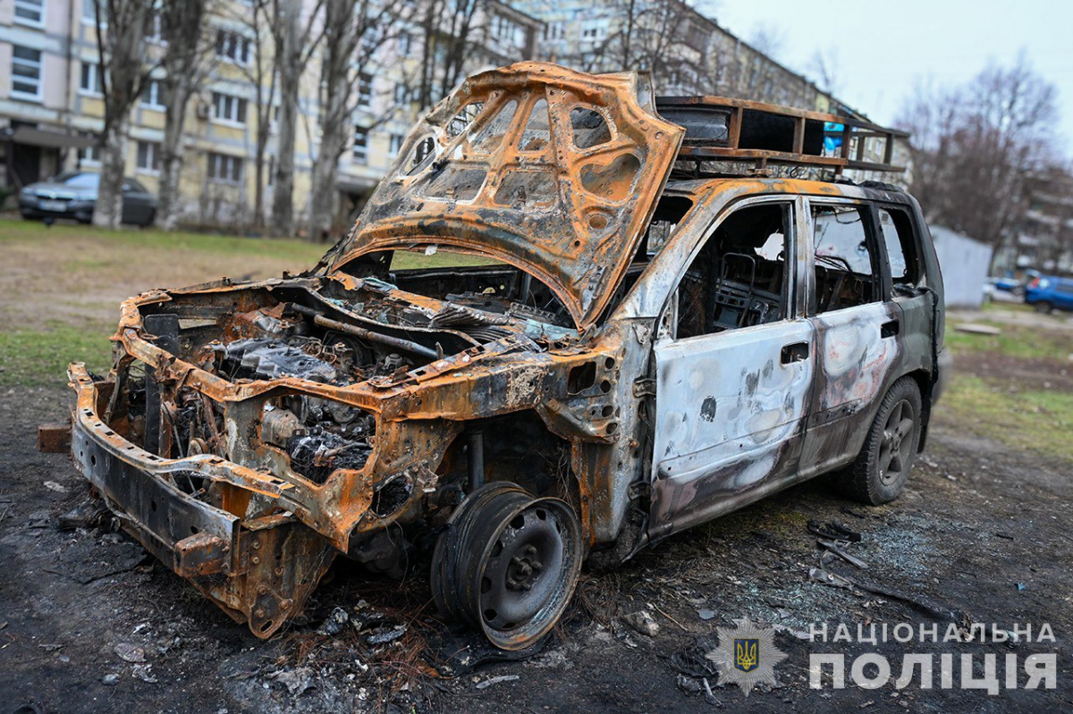 Три автівки за тиждень - у Запоріжжі затримали двох дівчат та хлопця, що спалювали машини військових (фото, відео)