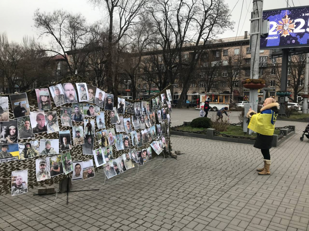 "Свято без свята" - у Запоріжжі рідні військовополонених нагадували суспільству про героїв, які знаходяться у полоні