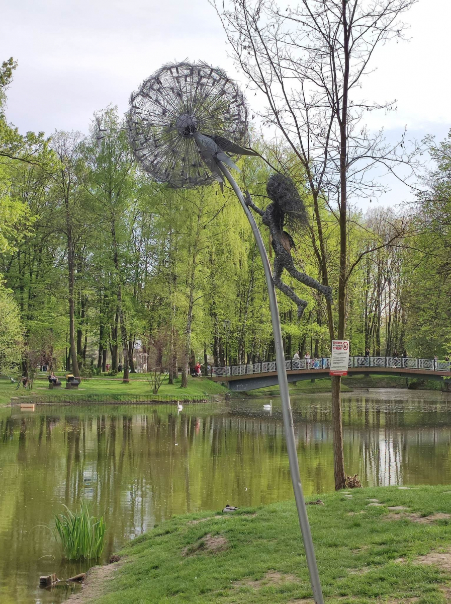 Найвідоміший коваль Бердянська створив для Івано-Франківська незвичайну скульптуру - відео, фото