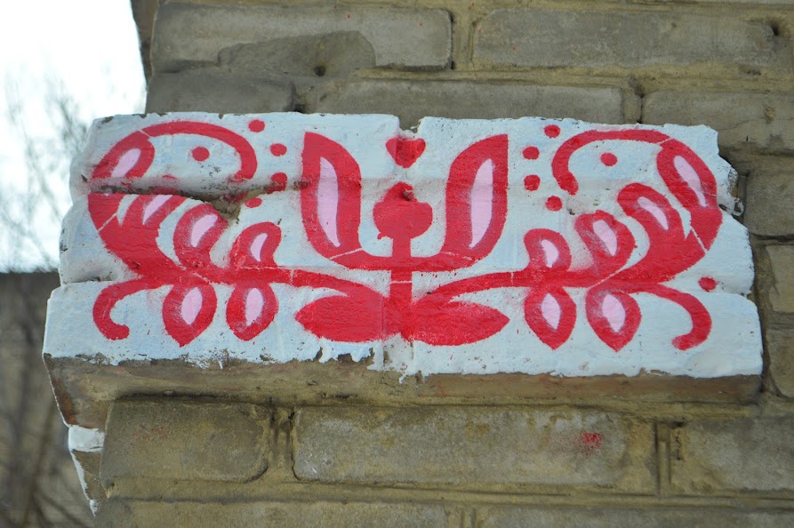 Запорізькі художники перетворили трансформаторну будку на яскравий артоб'єкт - фото