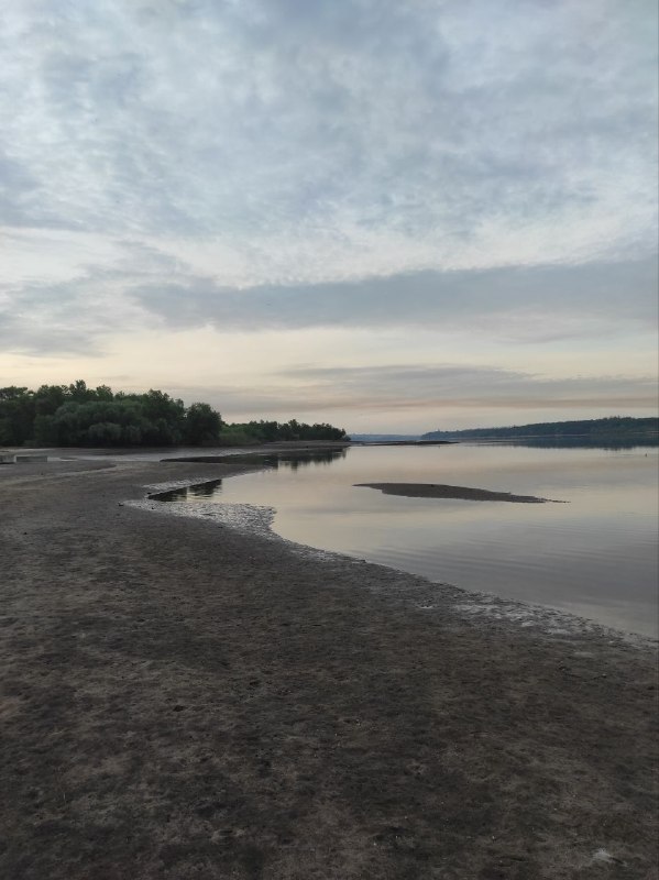 У Запоріжжі рівень води у річці Дніпро продовжує знижуватись - нові дані, фото