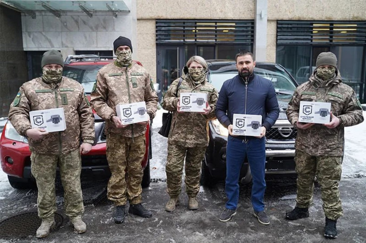 Спецназівці СБУ отримали чергову партію дронів та авто від Сталевого фронту Ріната Ахметова
