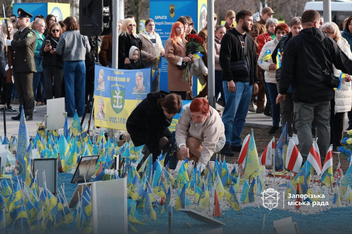 «Вони тримали фронт заради нашого майбутнього»: у Запоріжжі вшанували пам'ять воїнів стрілецького батальйону (фото)