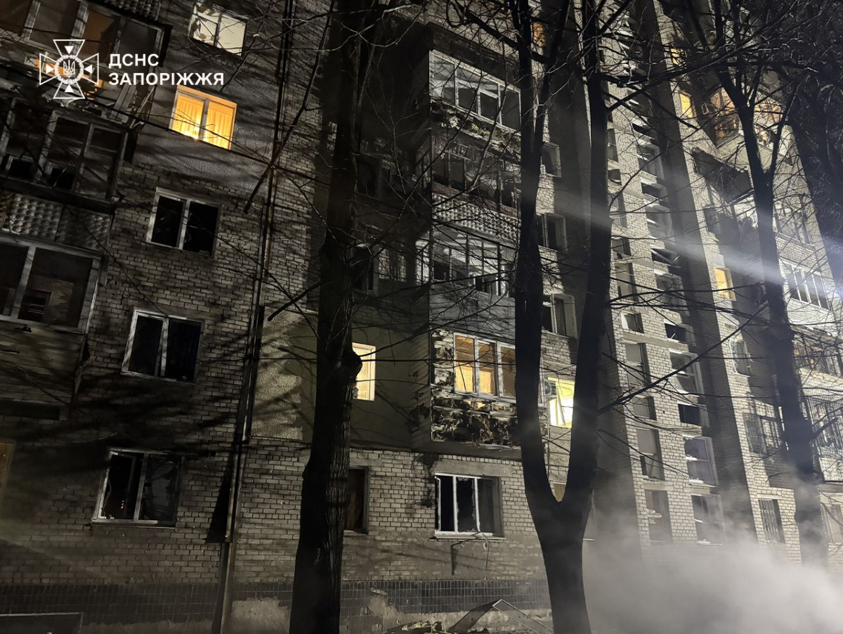 Росіяни атакували Запоріжжя в новорічну ніч — першочергові роботи з ліквідації наслідків удару завершені (фото)