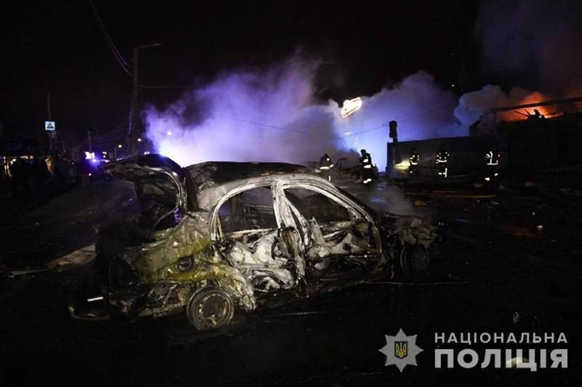 Згоріли заживо - в Запоріжжі у п'яти автівках виявили тіла загиблих людей (фото)