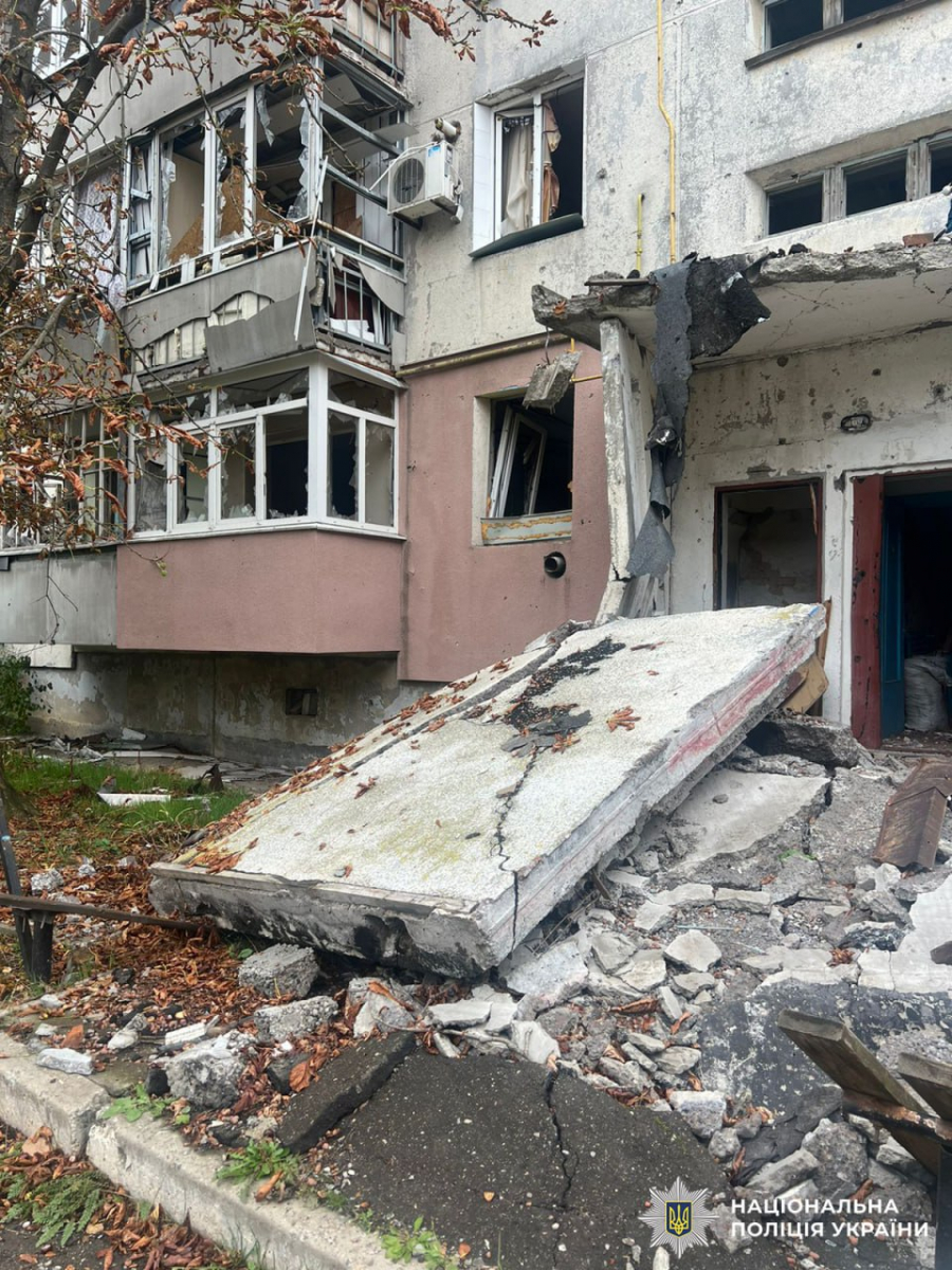 "Вже не перший прильот" - запоріжці розповіли, як рятувалися під час атаки безпілотників та що залишилось від їхніх домівок (фото, відео)