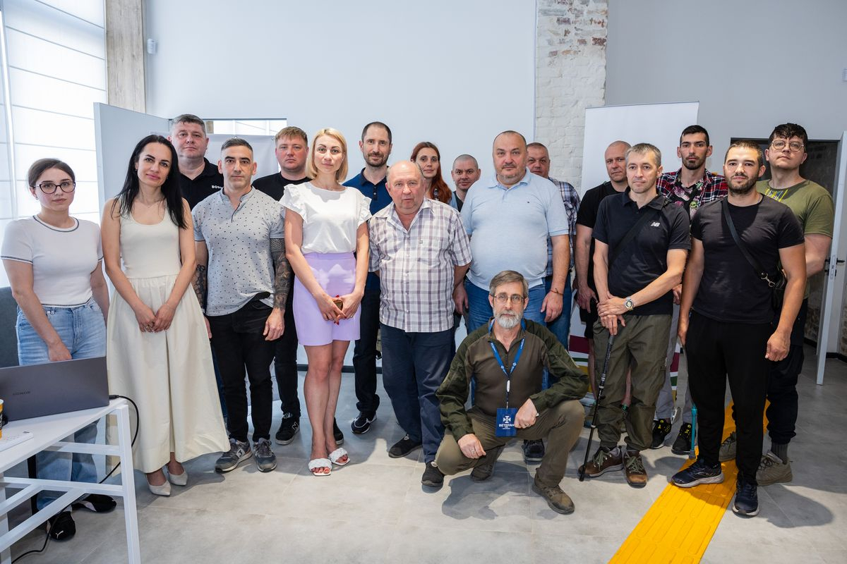 Заняття на воді, що допомагають ветеранам: у Запоріжжі підсумували рік роботи програми Метінвесту та Дениса Силантьєва «Вільні хвилі»