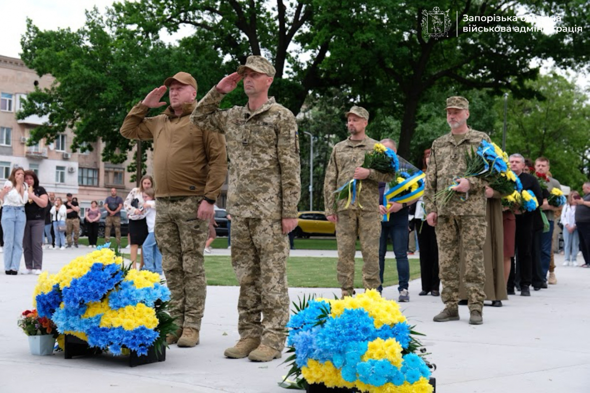 У Запоріжжі на «Дереві пам’яті» з’явилися 85 нових дзвіночків, фото: ЗОВА