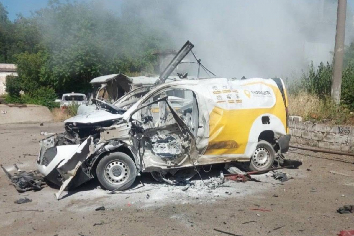 16 червня у Запоріжжі ворог пошкодив авто «Укрпошти», водія госпіталізовано.