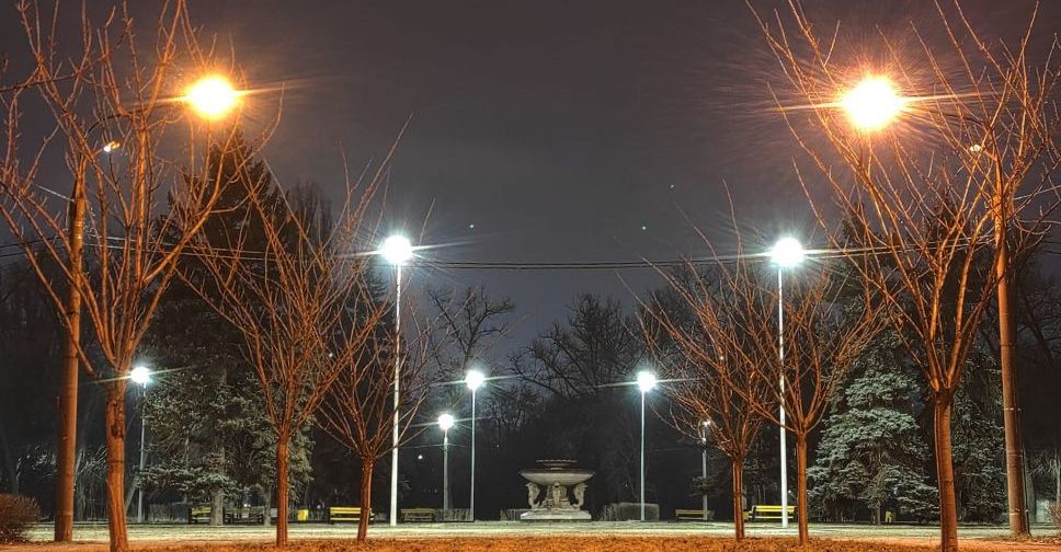 Как выглядит центральный парк Запорожья ночью - фото