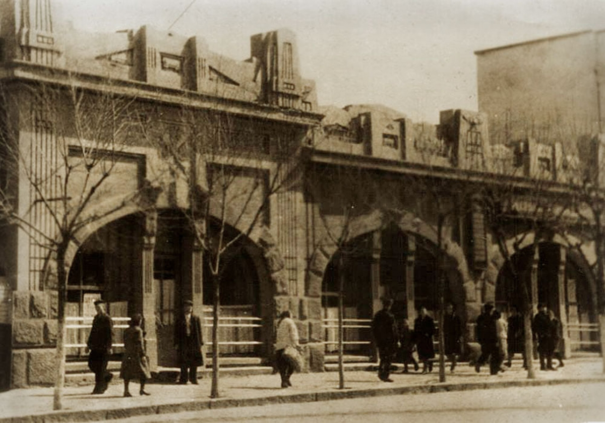 Магазин, ресторан, варенична - будівля на головному проспекті Запоріжжя в минулому столітті дивувала незвичайним дизайном