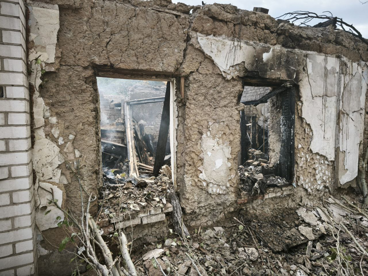 Руїни та уламки — у Запоріжжі екоінспектори задокументували наслідки ворожого обстрілу (фото)