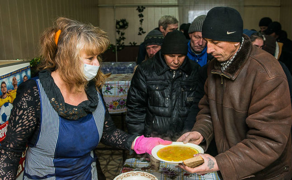 У різних районах Запоріжжя запрацювали пункти гарячого харчування - адреси