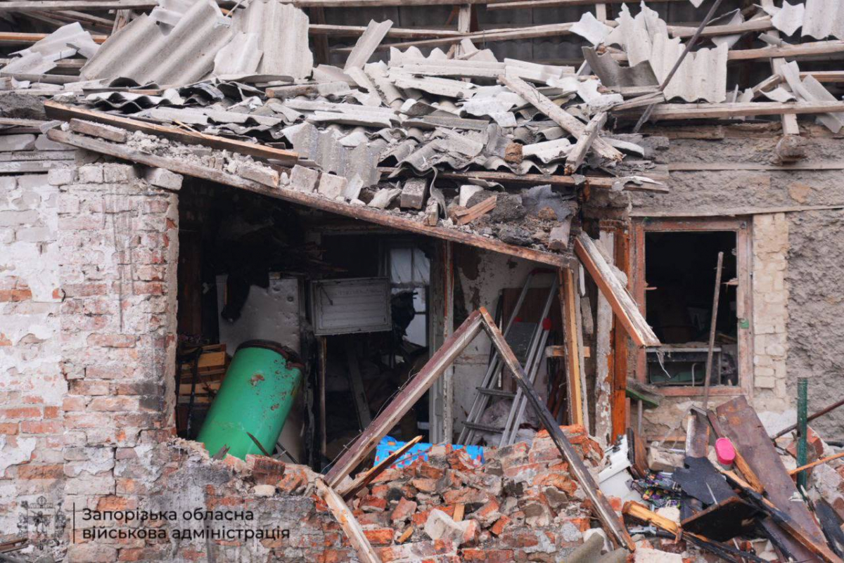 Вдень ворог атакував Запоріжжя і Запорізький район - загинула людина, є поранені