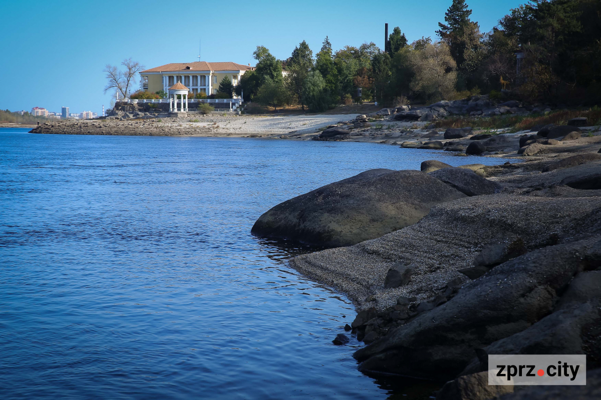 Як виглядає узбережжя Хортиці на початку жовтня: ексклюзивний фоторепортаж