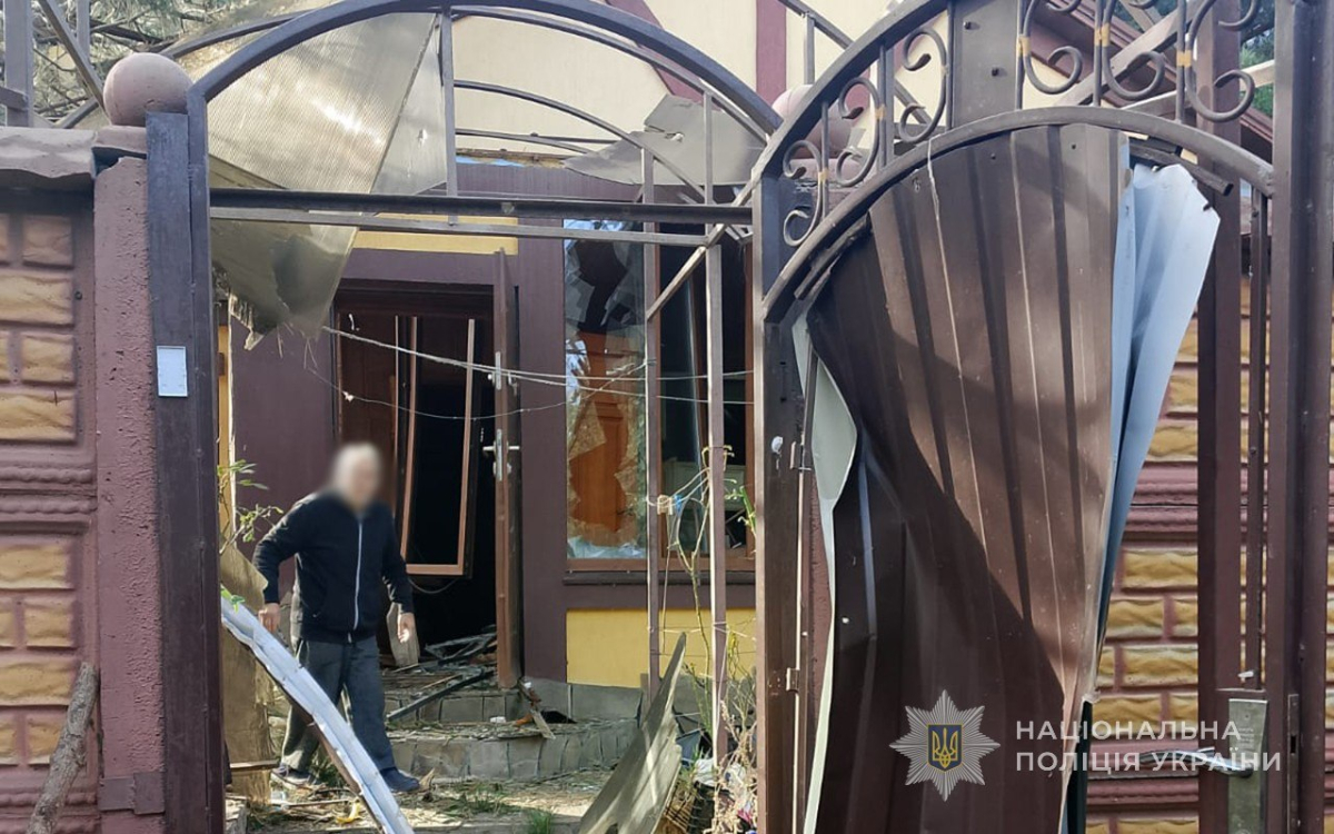 Били по рятувальниках і автобусу: на Запоріжжі внаслідок ударів дронами поранено двох людей (фото)