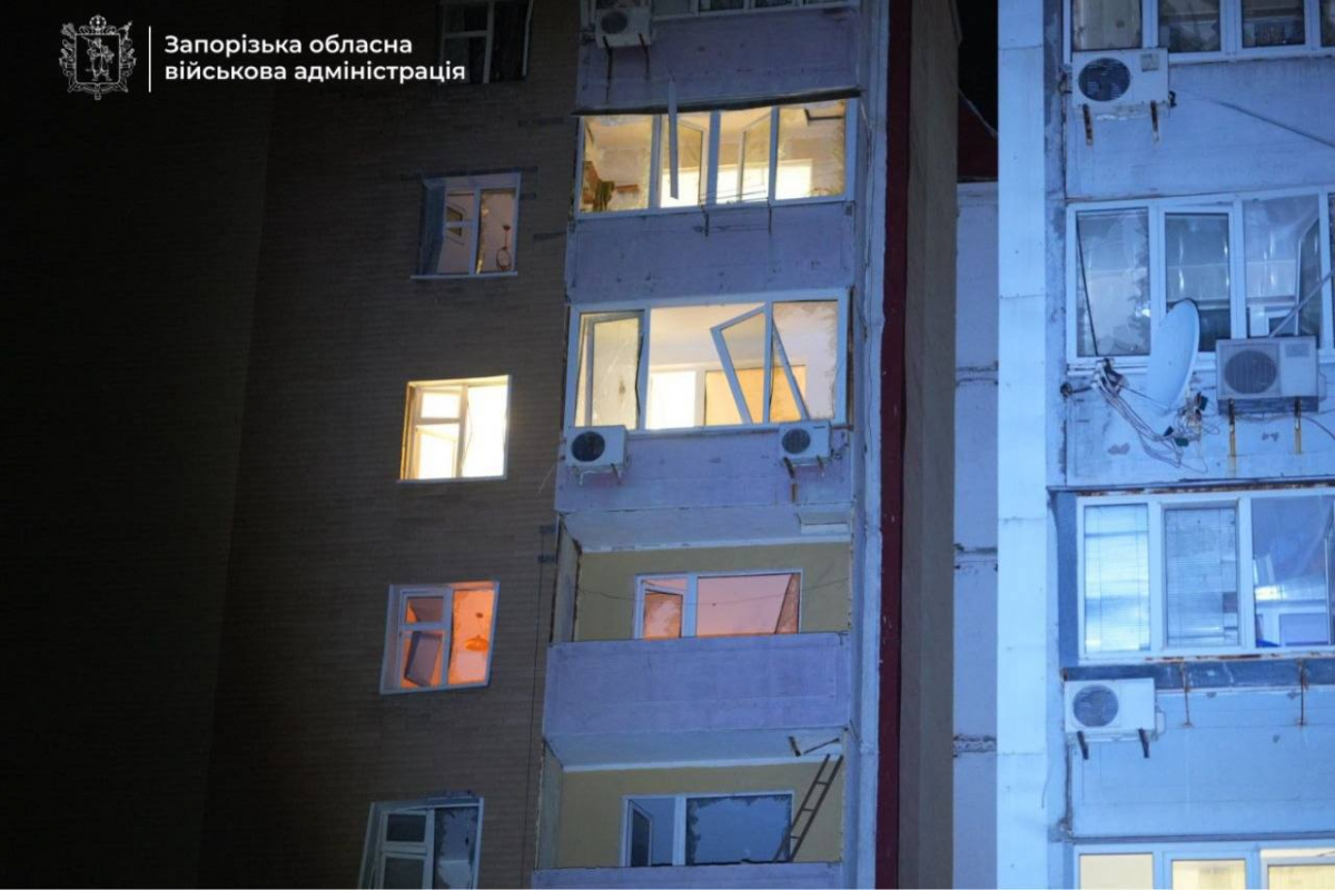 Знищили АЗС та пошкодили будинки: що відомо про наслідки нічної комбінованої атаки по Запоріжжю (фото, відео)