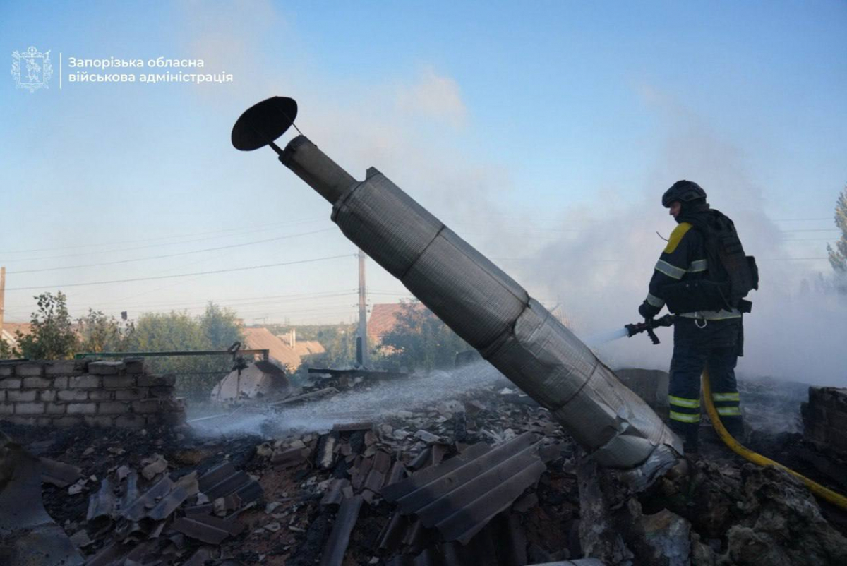 "Виносили труп з нашого під'їзду" - мешканці Запоріжжя розповіли про ніч терору (фото, відео)
