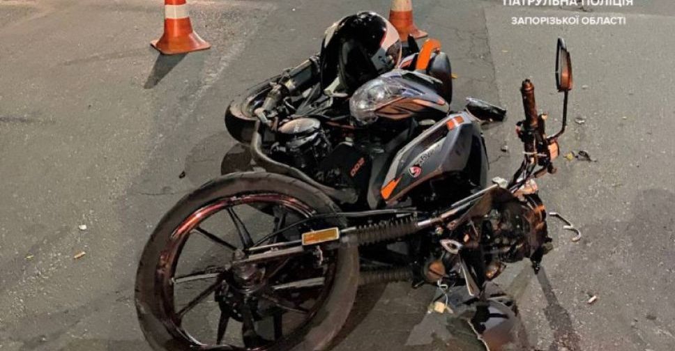 У Запоріжжі зіткнулися легковик та мотоцикл - постраждав чоловік