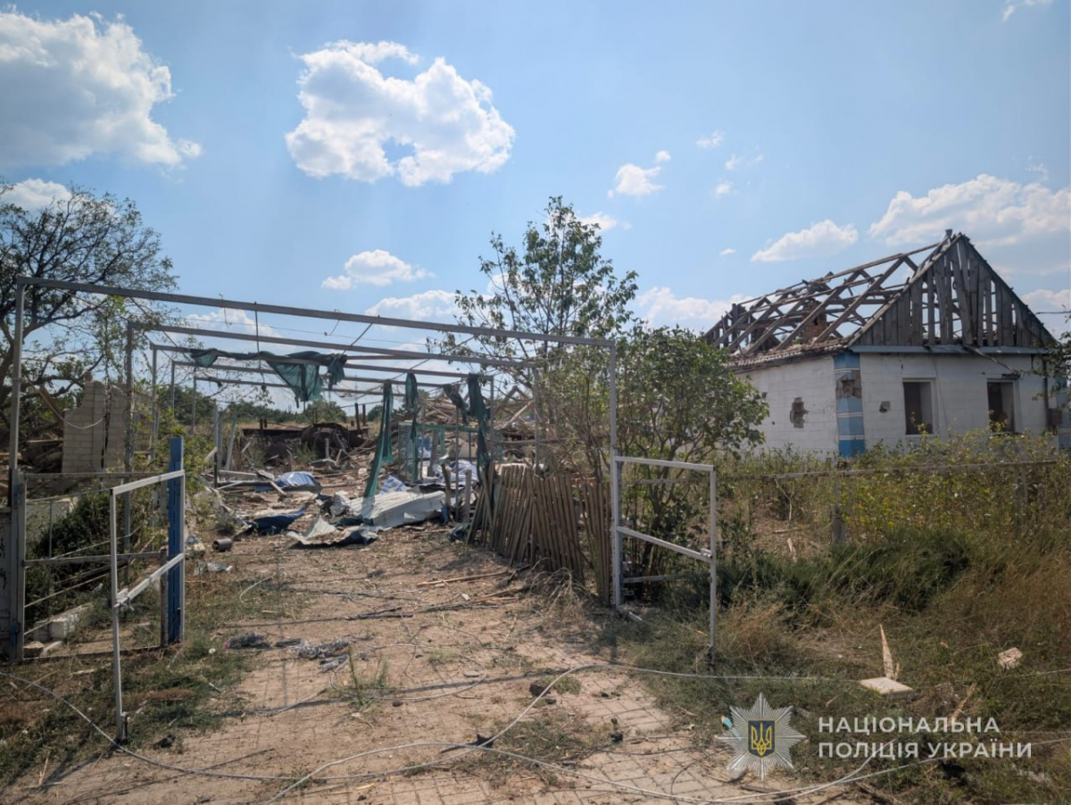 Загинули троє, четверо поранені: росіяни масовано атакували Запорізький район (фото)